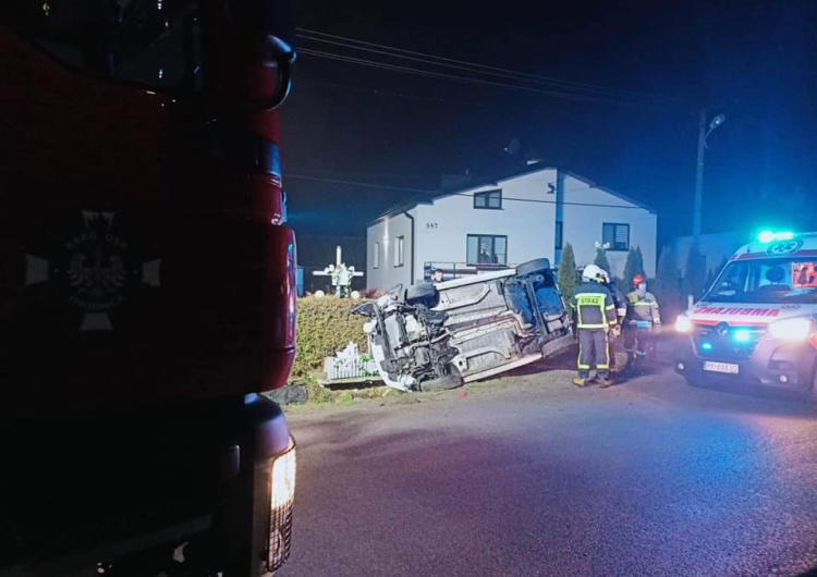 Wypadek w Osobnicy Groźny wypadek w Osobnicy. Uderzyła w betonowy przepust