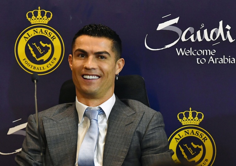 Cristiano Ronaldo Kompromitująca wpadka Cristiano Ronaldo podczas oficjalnej prezentacji w nowym klubie [WIDEO]