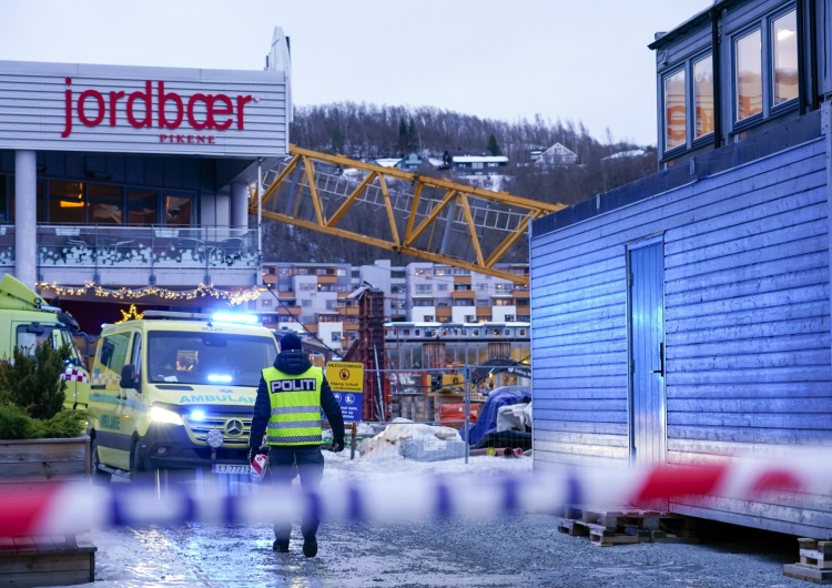 Centrum handlowe w Norwegii Norwegia: 60-metrowy dźwig runął na centrum handlowe. Są ofiary