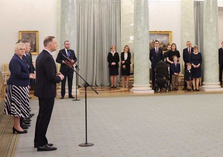 Prezydent RP Andrzej Duda Oficjalnie: Andrzej Duda powołał nowego ministra w KPRM. Jakub Kumoch odznaczony Krzyżem Kawalerskim Orderu Odrodzenia Polski