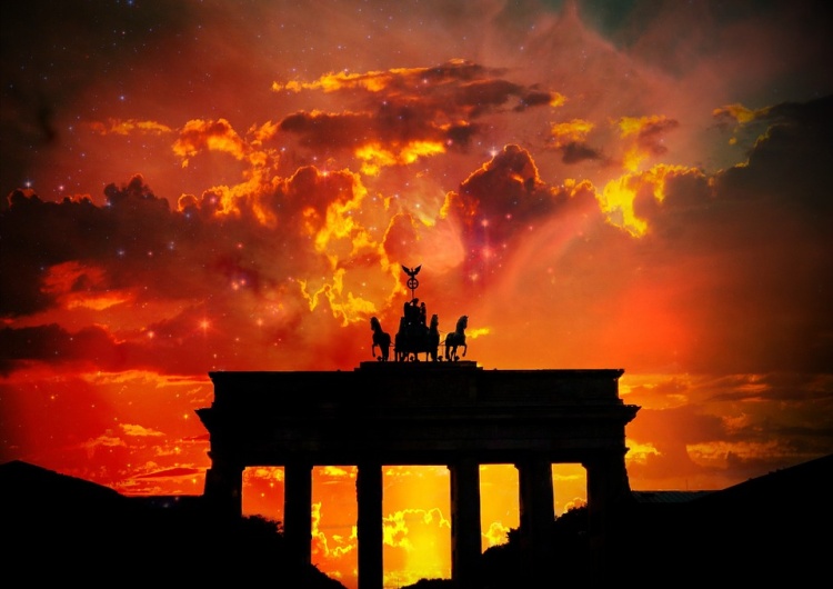 Brama Brandenburska, Berlin Die Welt: