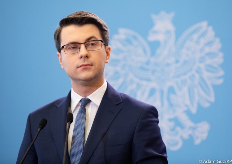 Piotr Müller „Ordynarne kłamstwo”. Rzecznik rządu ostro odpowiada politologowi
