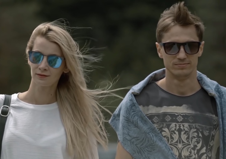 Kamil Stoch i jego żona przyłapani. „Dopisywał dobry humor”