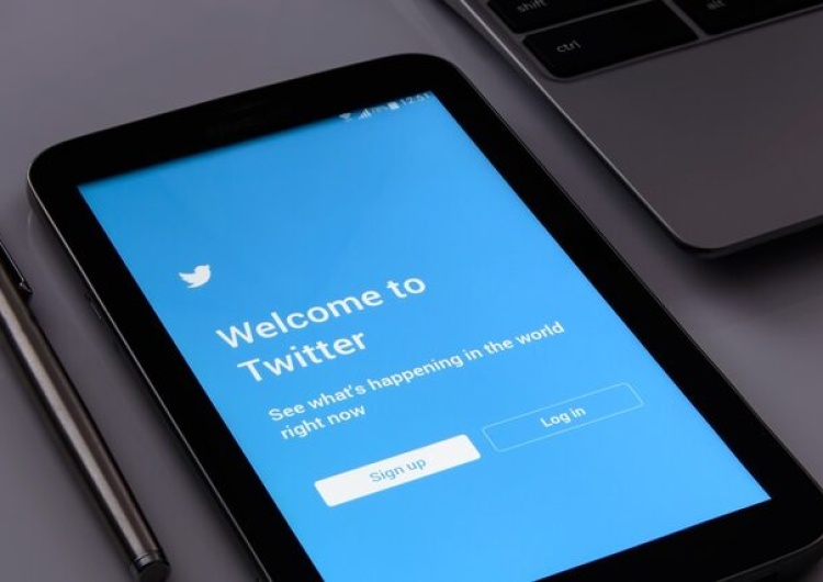 Logo Twitter Nowe zjawisko na Twitterze. Tajemnicze konta śledzą polskich polityków i dziennikarzy