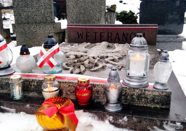 Łódzka Solidarność na grobach Powstańców Styczniowych