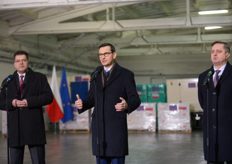 Wizyta Morawieckiego w Komorowie Premier Morawiecki komentuje decyzję Niemiec i USA o przekazaniu Ukrainie czołgów Abrams i Leopard
