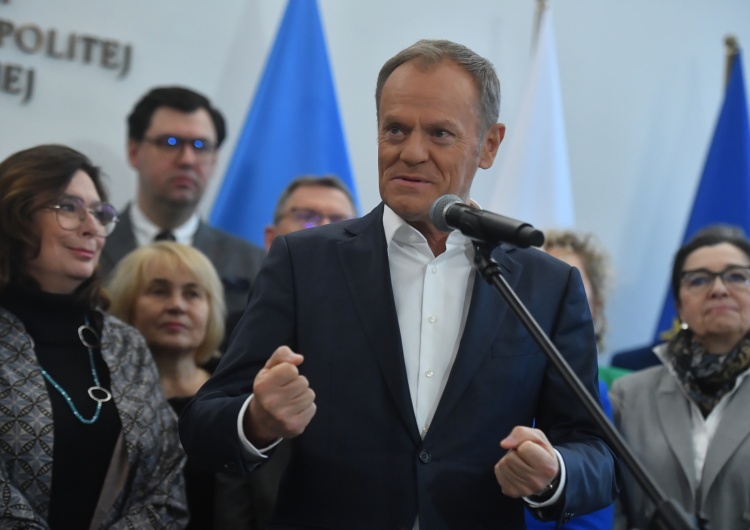 Donald Tusk  Złe wieści dla Donalda Tuska. Ten sondaż nie pozostawia złudzeń 