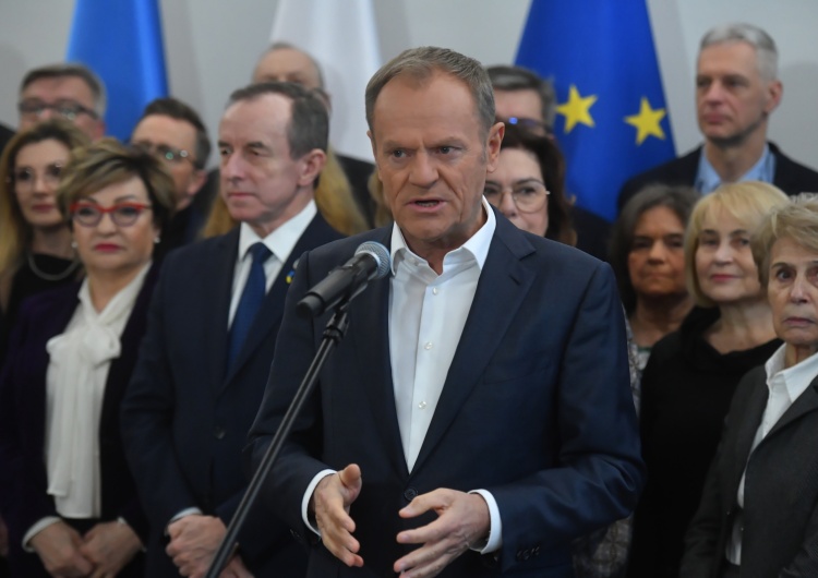 Donald Tusk  Ten sondaż się Tuskowi nie spodoba. Polacy sceptyczni ws. porozumienia opozycji