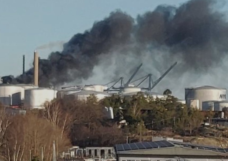  Pożar w rafinerii pod Sztokholmem. Pali się ropa naftowa