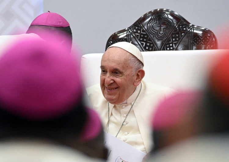 Papież Franciszek i kongijscy biskupi „Dziękuję, że jesteście płucami, które dają oddech Kościołowi powszechnemu!” Papież na spotkaniu z kongijskimi biskupami