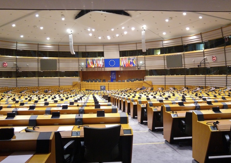 Parlament Europejski zagłosował ws. poprawy sytuacji pracowników platform cyfrowych