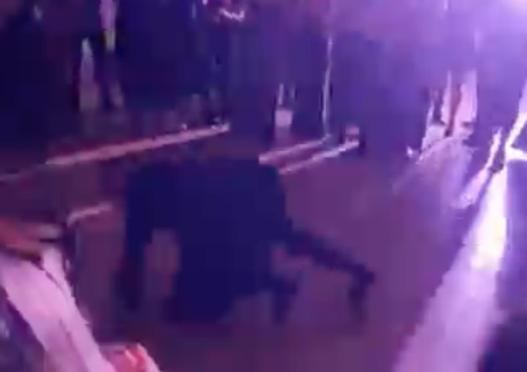 ksiądz na studniówce To nagranie jest hitem! Ksiądz królem parkietu na studniówce [WIDEO]