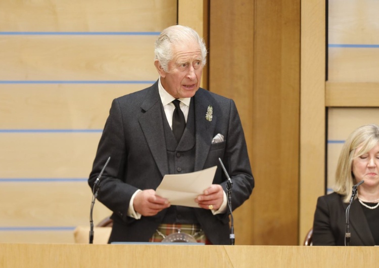 Król Karol III Zdrada Pałacu Buckingham. Jest nieoficjalny komentarz króla Karola III ws. udziału Harry'ego i Meghan w koronacji
