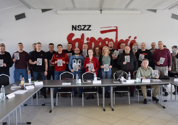 Solidarni z uwięzionymi. Wyślij pocztówkę do białoruskiej ambasady