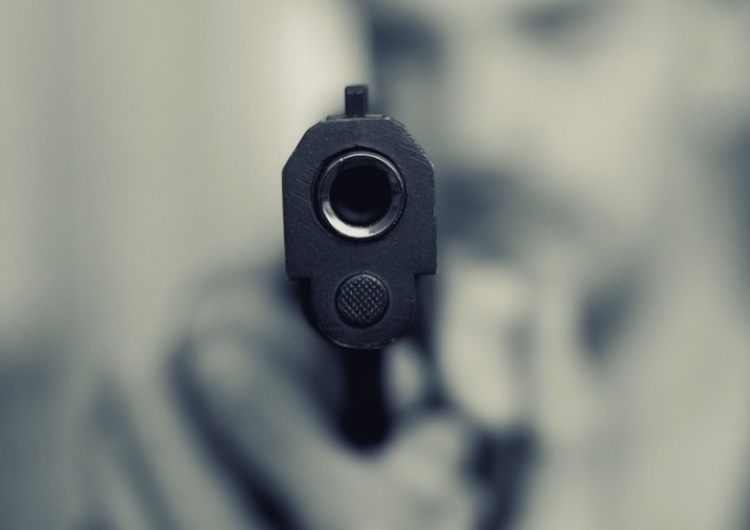 Pistolet - zdjęcie poglądowe Strzelanina w New Jersey w USA. Nie żyje polska rodzina