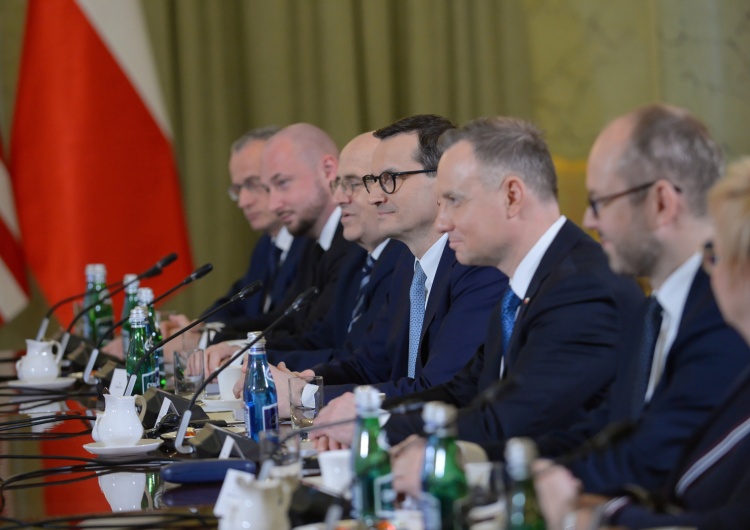 Andrzej Duda i Mateusz Morawiecki Holenderskie media: Polska jest jedną z głównych potęg wschodzących w Europie