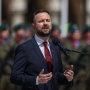 Marcin Bąk: Ucieczkowy plecak ministra obrony