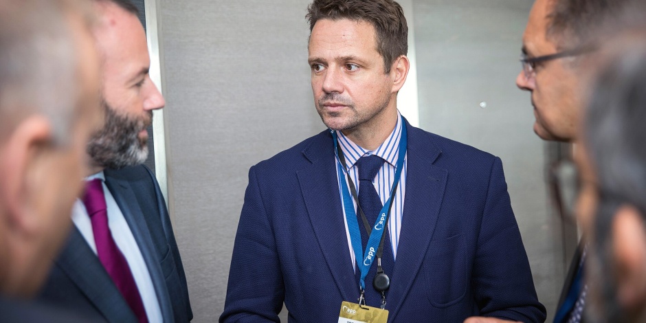 Handlowa “S” przypomina: Rafał Trzaskowski głosował przeciwko wolnym niedzielom 