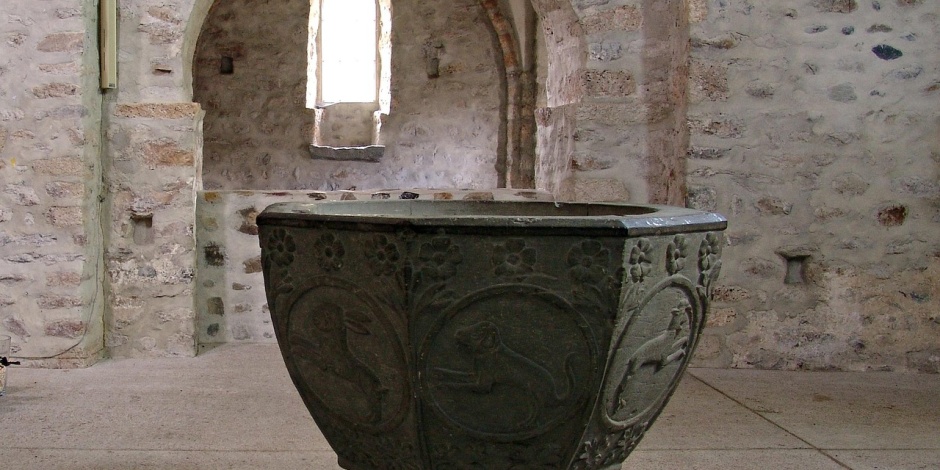 Na amerykańskim uniwersytecie 110 studentów i wykładowców zdecydowało się na przyjęcie chrztu