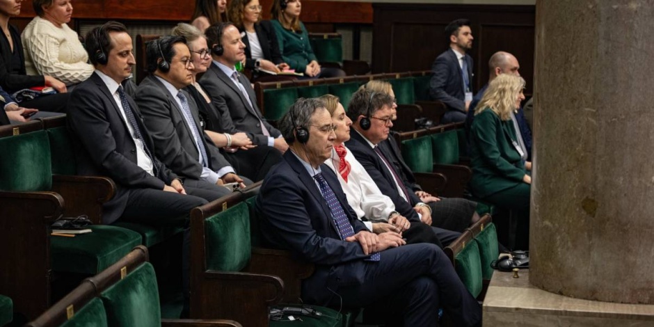 „Ambasador Niemiec otwarcie 'nadzoruje' w Sejmie obrady