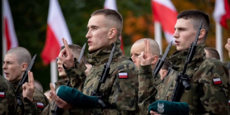 Tȟašúŋke Witkó: Tusk musi coś zrobić w kwestii powszechnej służby wojskowej