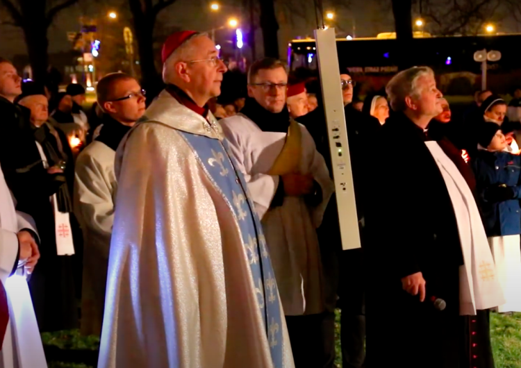 Abp Stanisław Gądecki, procesja światła w Poznaniu Przewodniczący Episkopatu: Na skutek wojny wszyscy jesteśmy pokonani