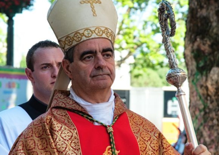 abp Nikola Eterović Nuncjusz upomina niemieckich biskupów? 