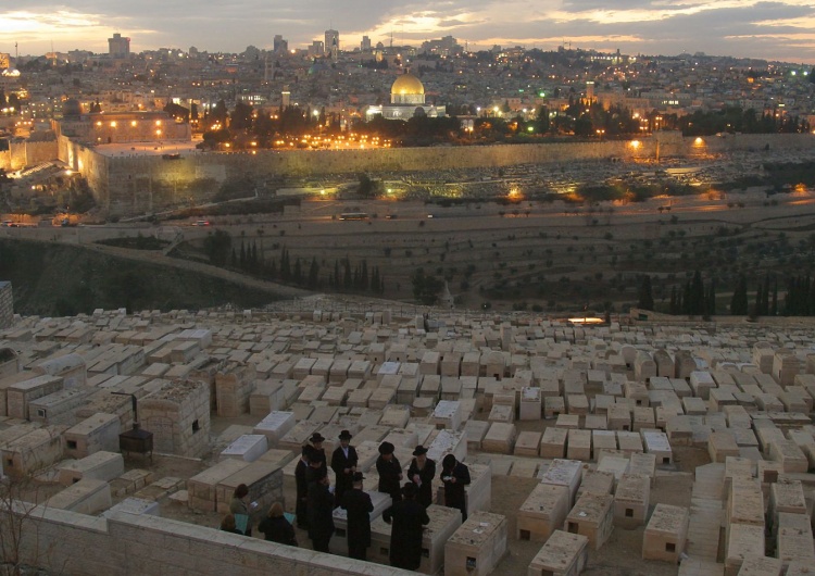 Kadisz w Jerozolimie Żałobny Kadisz – żydowska modlitwa pełna uwielbienia