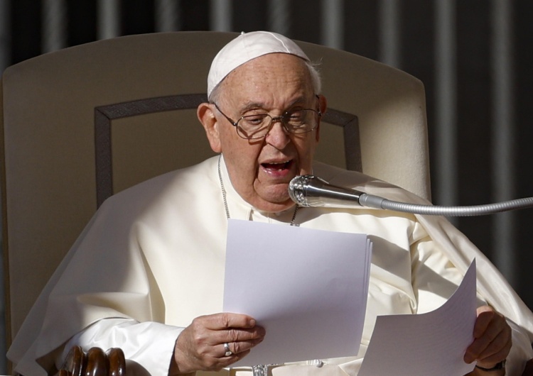 Papież Franciszek Papież: Wiara skarbem, który trzeba nieść światu