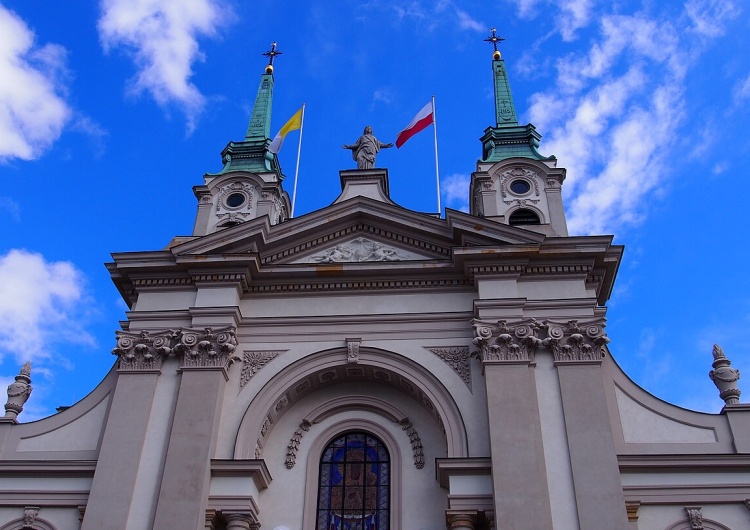 Katedra polowa Wojska Polskiego Katedra polowa: Msza św. w 42. rocznicę wprowadzenia stanu wojennego