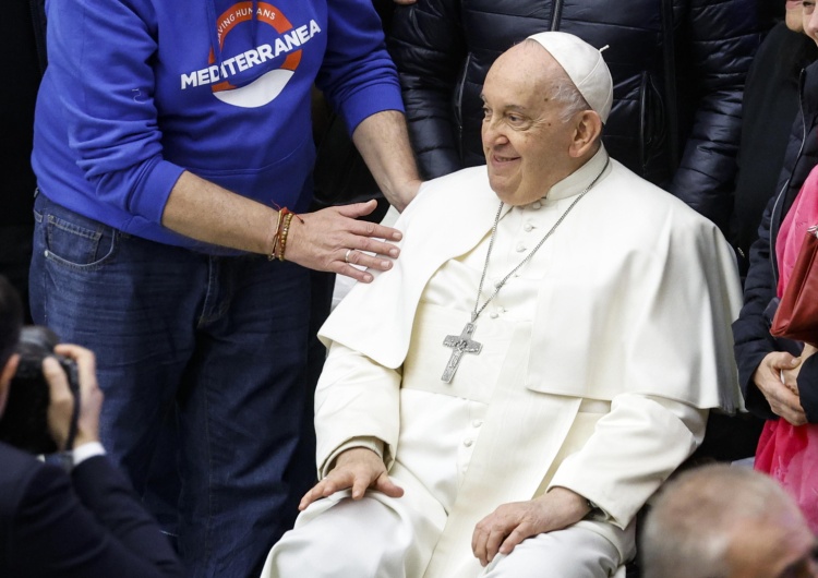 Papież Franciszek Papież odwiedził parafię pomagającą stu samotnym matkom