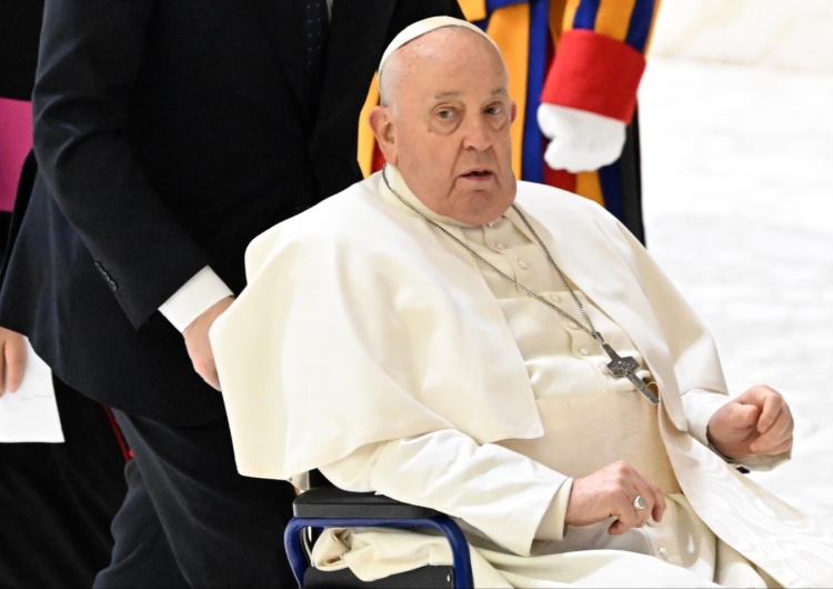 Papież Franciszek Franciszek na dzień mediów: To człowiek decyduje, czy stać się pokarmem algorytmów