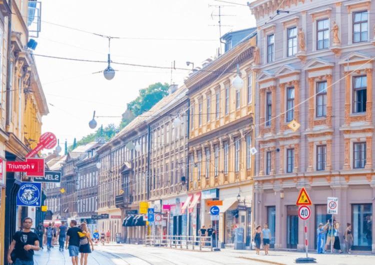 Ulica Krakowa Krakowskie szczęście. Czy dobrze się żyje w stolicy Małopolski?