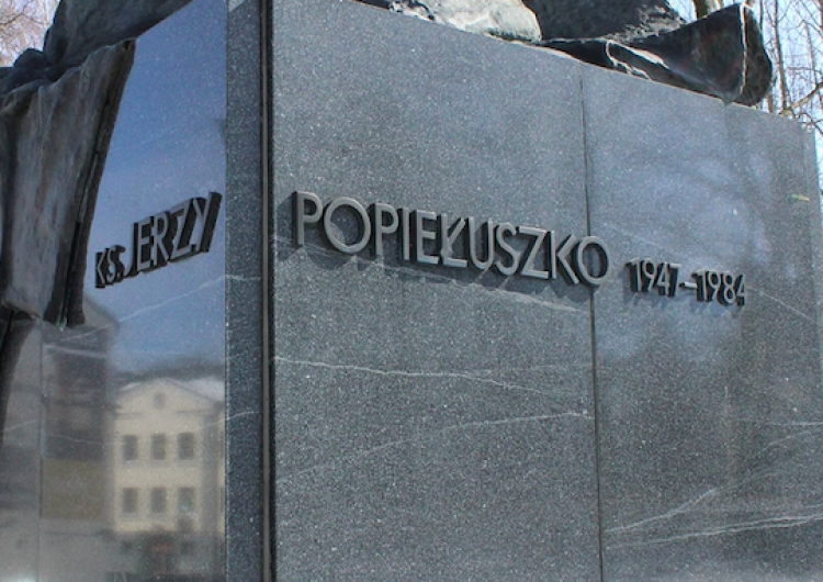 Monument w Białymstoku [wywiad] Paweł Kęska: Ks. Popiełuszko w zaskakujący sposób porusza młodych